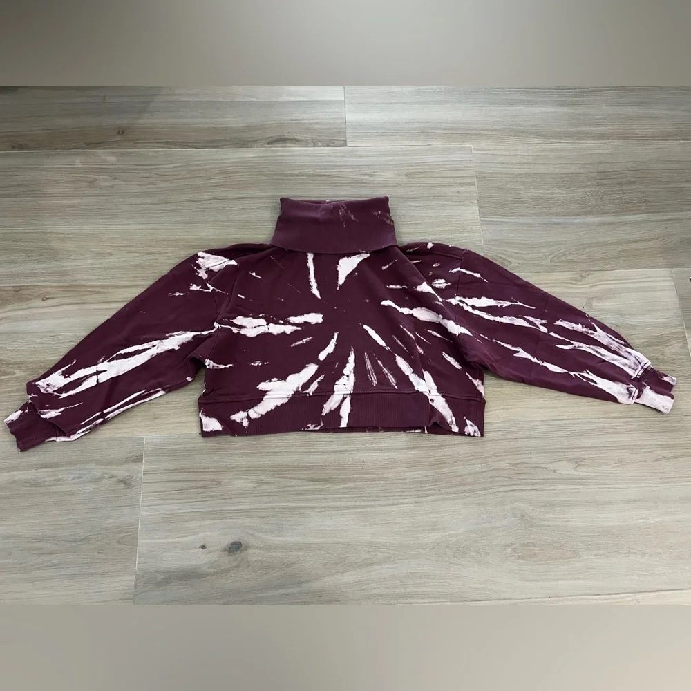525 America Revolve Burgundy Tie-Dye Cropped Turtleneck Sweatshirt Streetwear